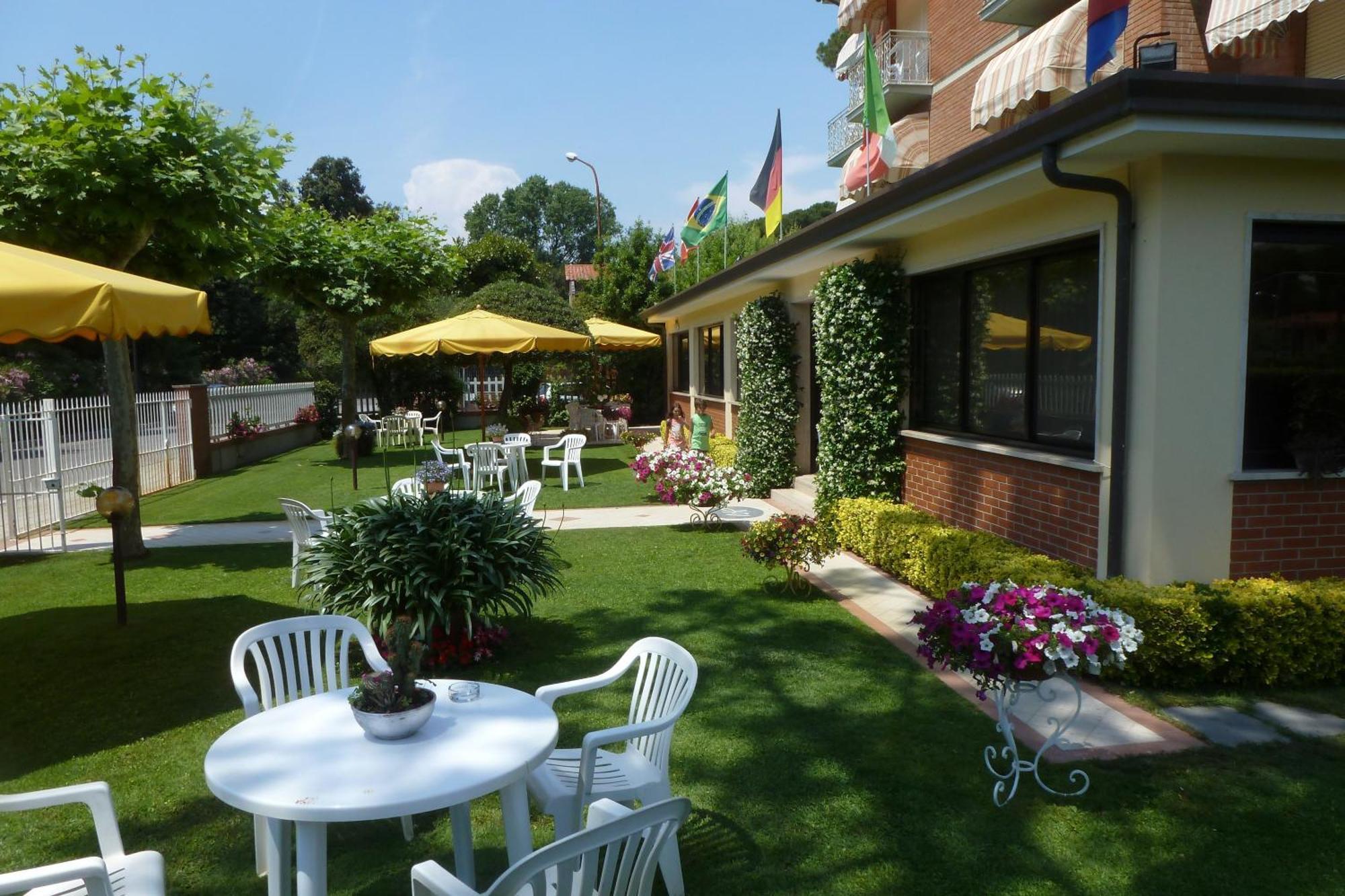 Hotel Versilia Lido di Camaiore Dış mekan fotoğraf