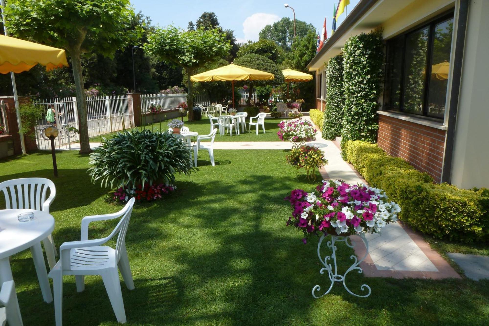 Hotel Versilia Lido di Camaiore Dış mekan fotoğraf